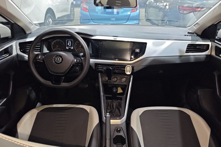 Volkswagen Polo 2020 car image #11