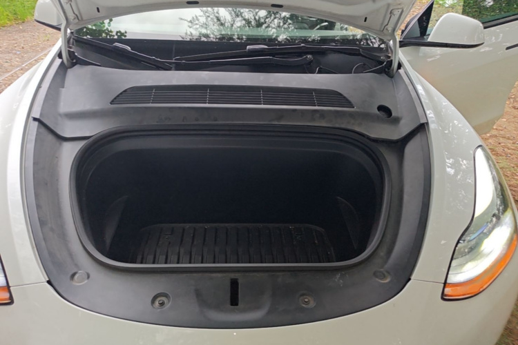 Tesla Model Y 2022 #22 Tesla Model Y 2022 car image #22