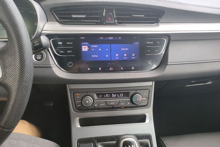 GEELY Emgrand 2018 #13 GEELY Emgrand 2018 car image #13