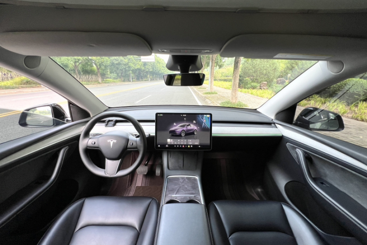 Tesla Model Y 2024 #12 Tesla Model Y 2024 car image #12