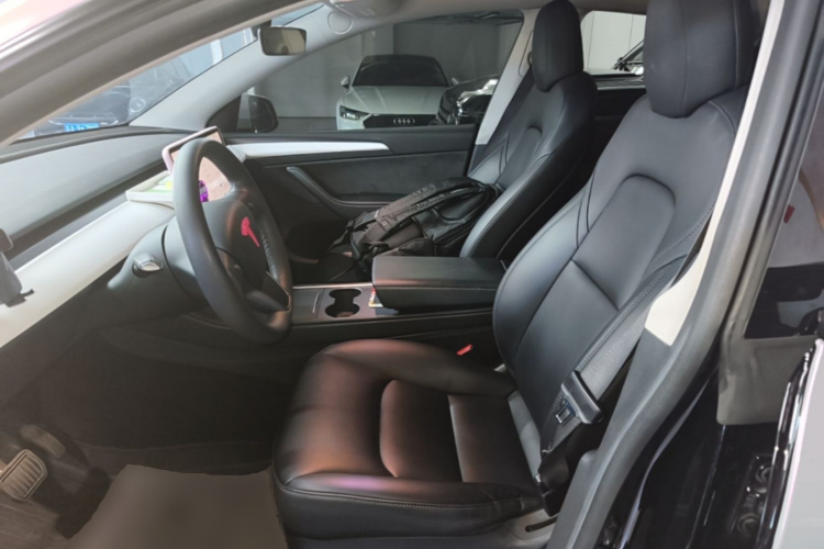 Tesla Model Y 2022 car image #15