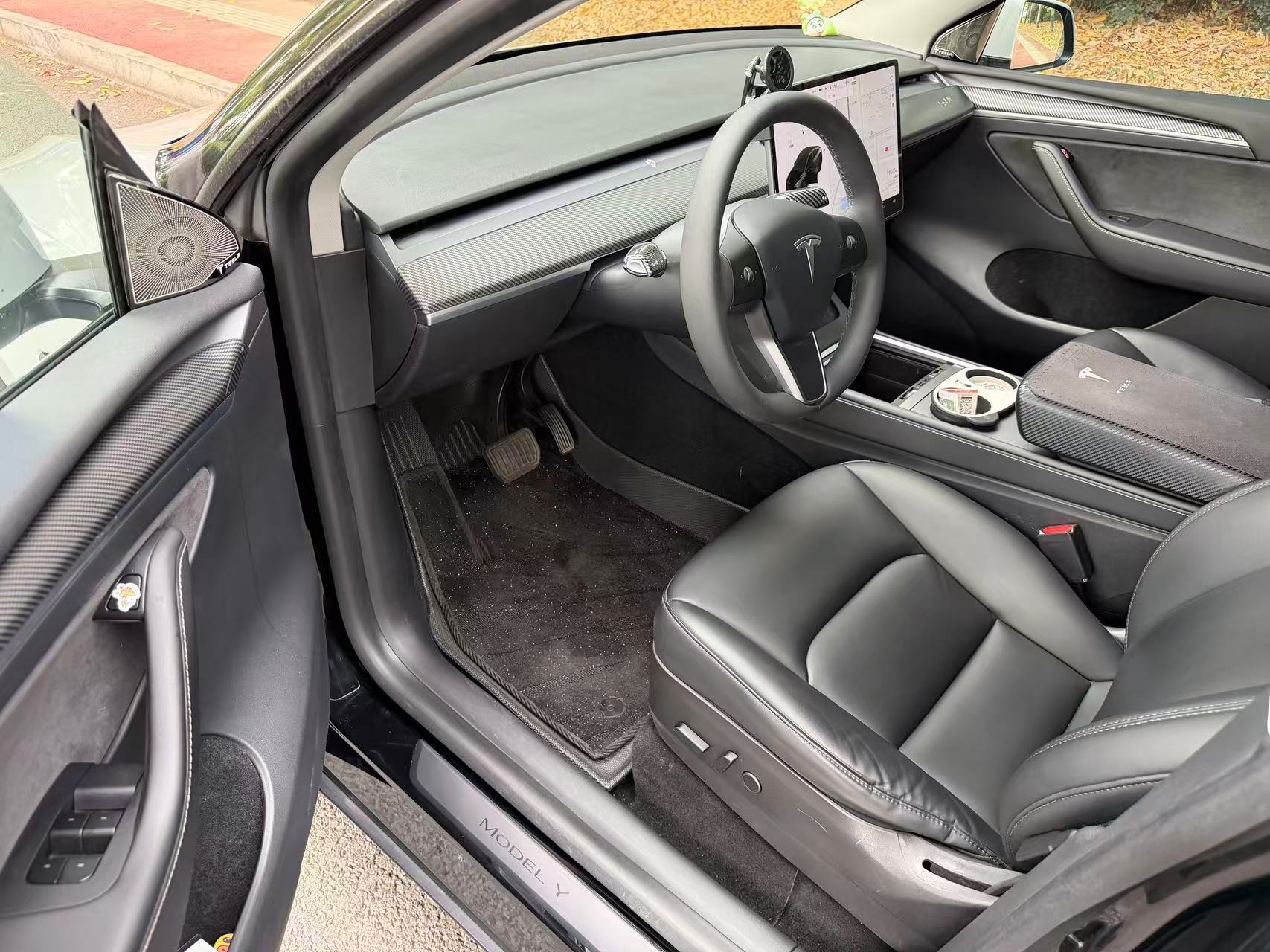 Tesla Model Y 2021 #5 Tesla Model Y 2021 car image #5