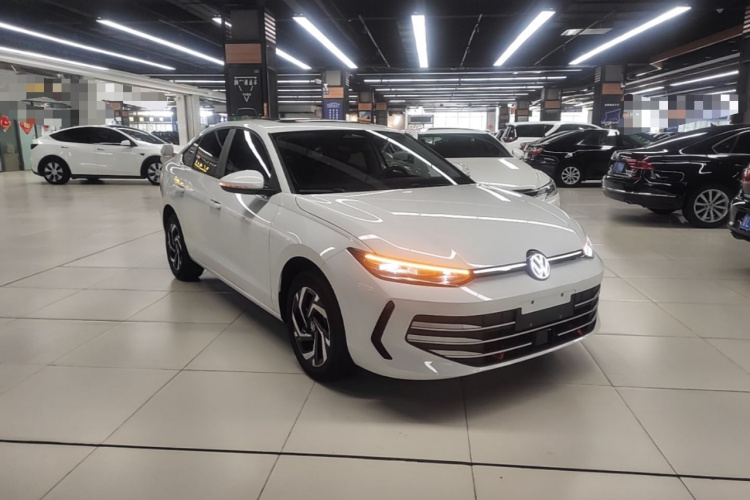 Volkswagen Lavida 2026 car image #4