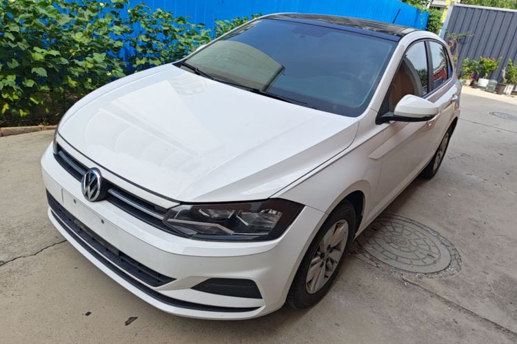 Volkswagen Polo 2020 car image #2