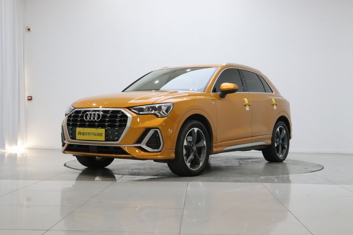Audi Q3 2021 immagine di auto 