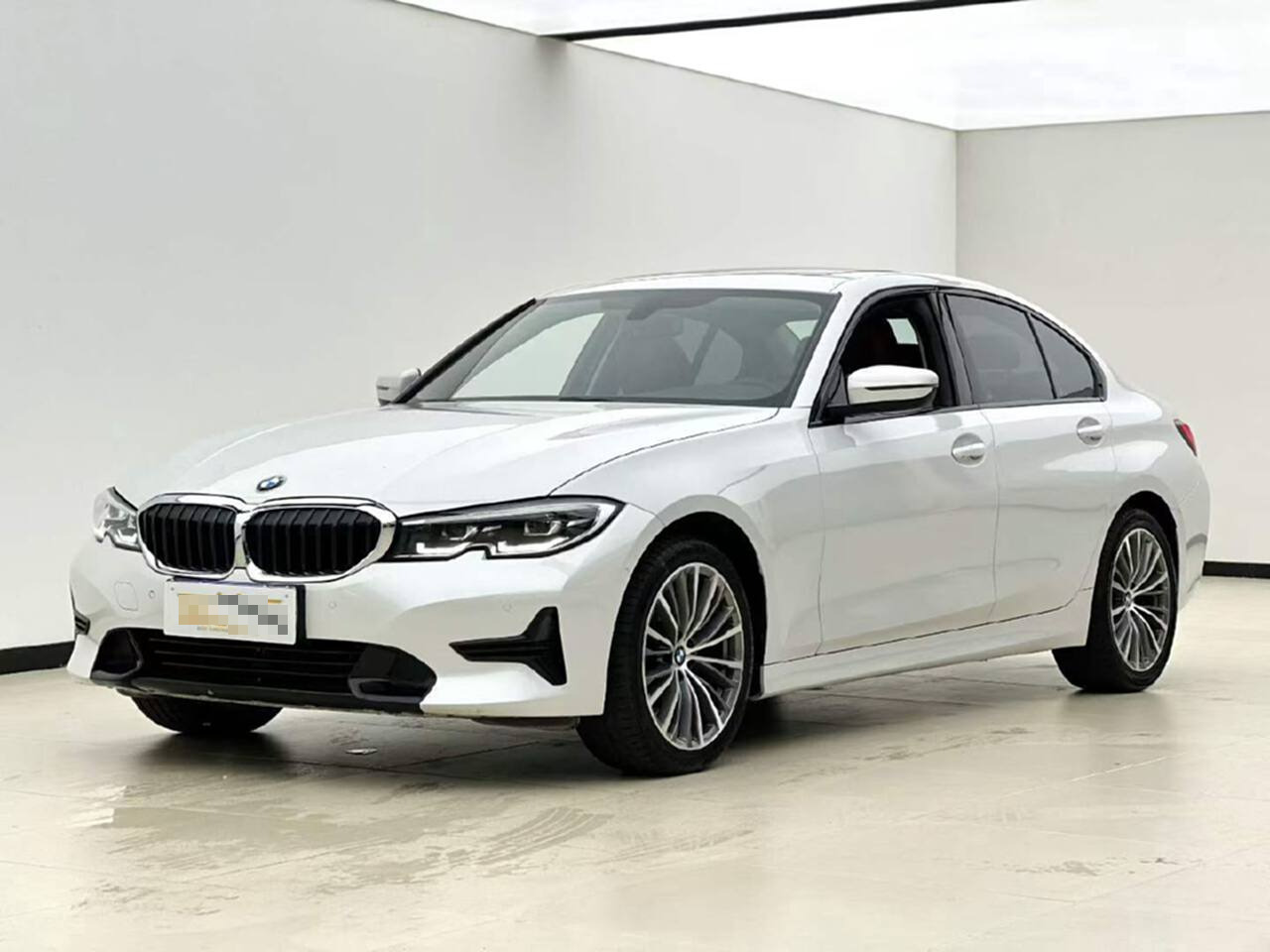 BMW 3 Series 2022 car image #2