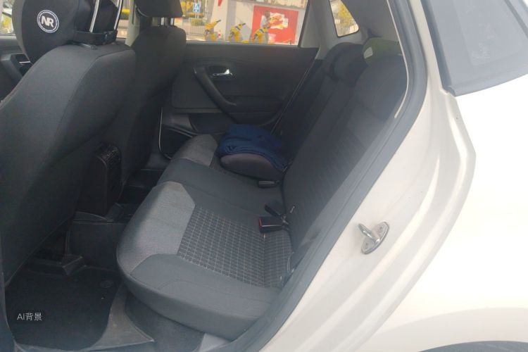 Volkswagen Polo 2018 car image #19