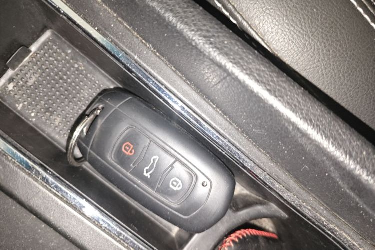 GEELY Emgrand 2017 car image #9