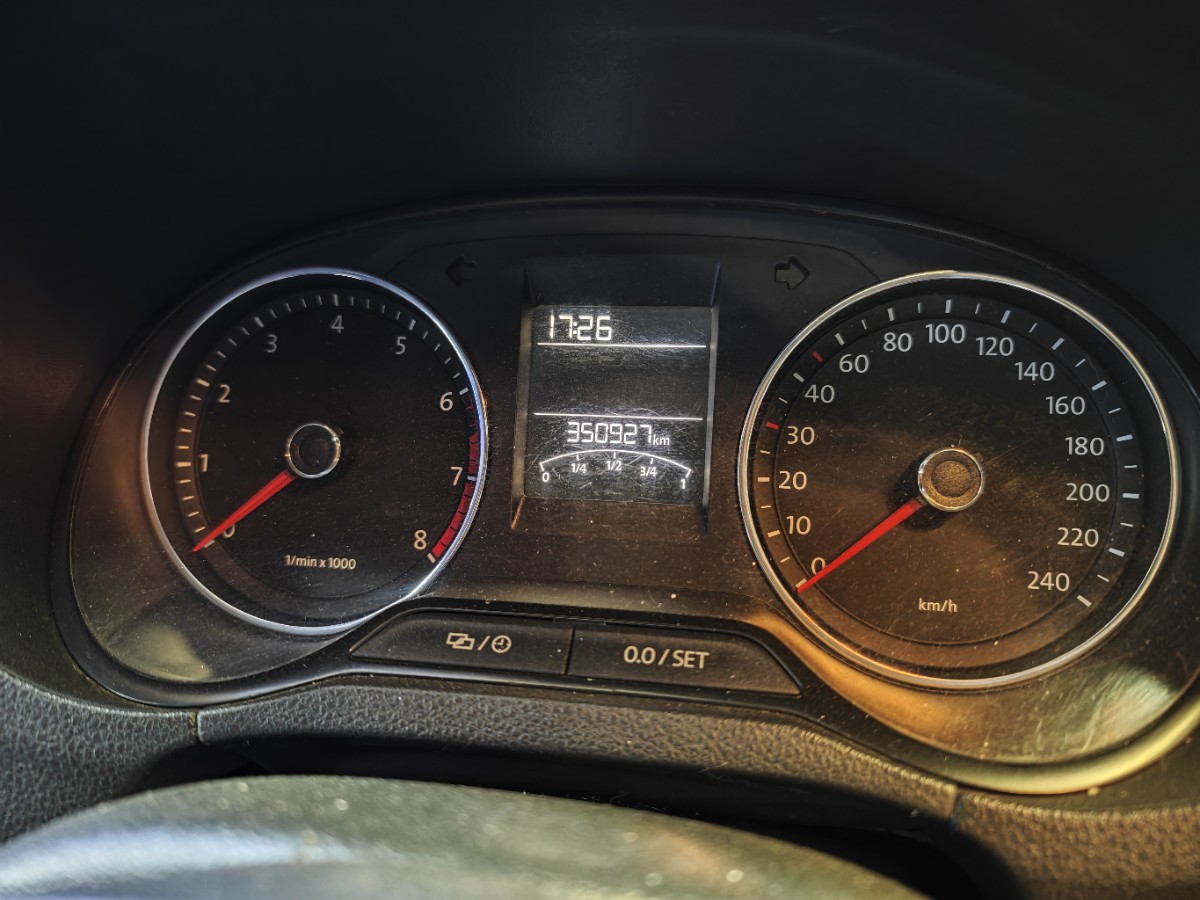 Volkswagen Polo 2015 car image #3