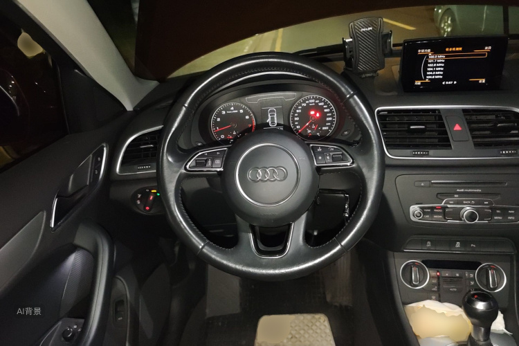 Audi Q3 2017 car image #12