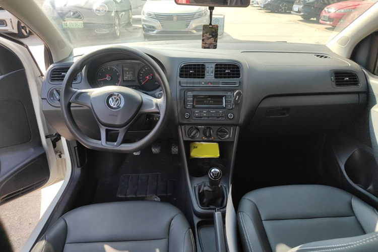 Volkswagen Polo 2017 car image #10