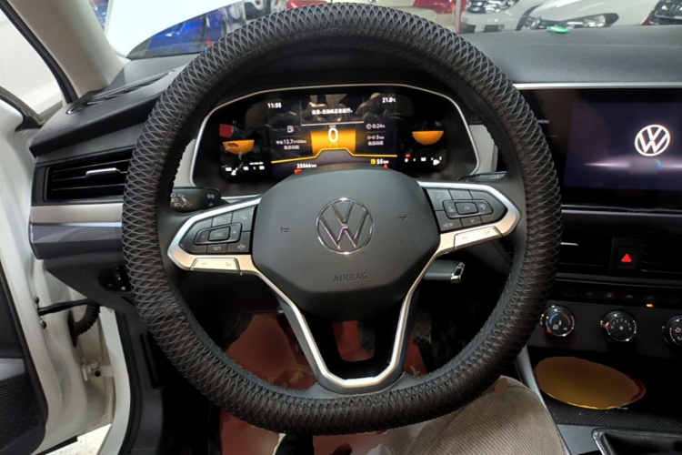 Volkswagen Bora 2024 car image #11