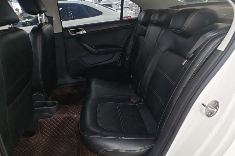 Volkswagen Santana 2018 car image #17