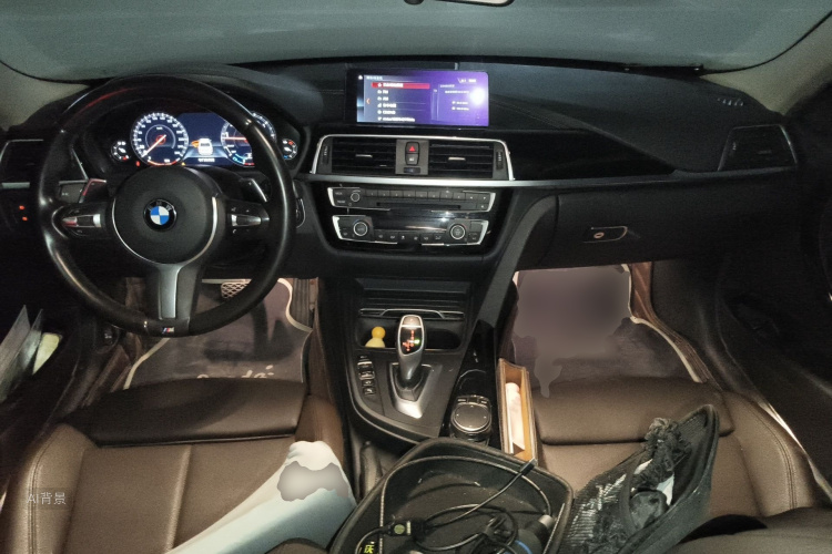 BMW 3 Series 2018 صورة سيارة #11