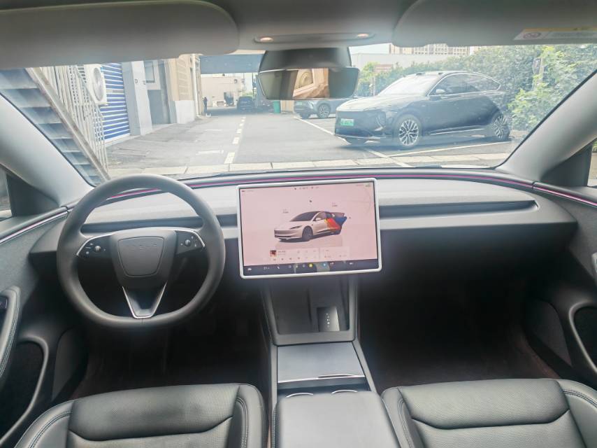 Tesla Model 3 2025 car image #6