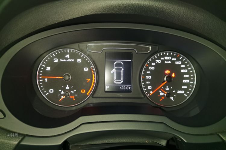 Audi Q3 2019 car image #13