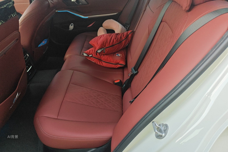 BMW 3 Series 2024 صورة سيارة #19