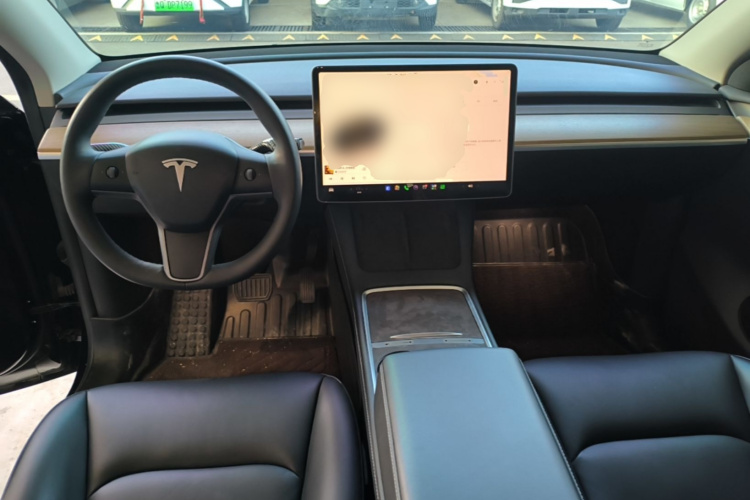 Tesla Model Y 2022 صورة سيارة #10