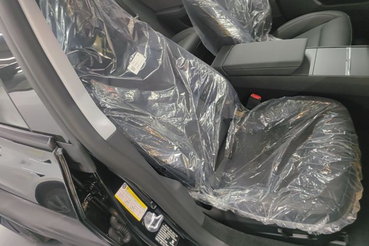 Tesla Model 3 2026 immagine di auto #24