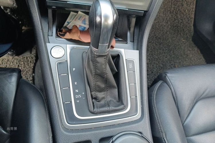 Volkswagen Golf 2015 car image #16