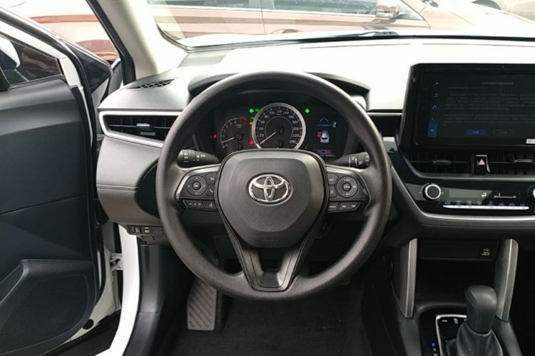 Toyota Corolla Cross 2023 car image #11