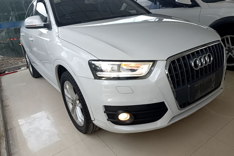 Audi Q3 2016 car image #6