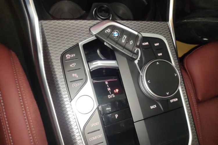 BMW 3 Series 2025 صورة سيارة #18