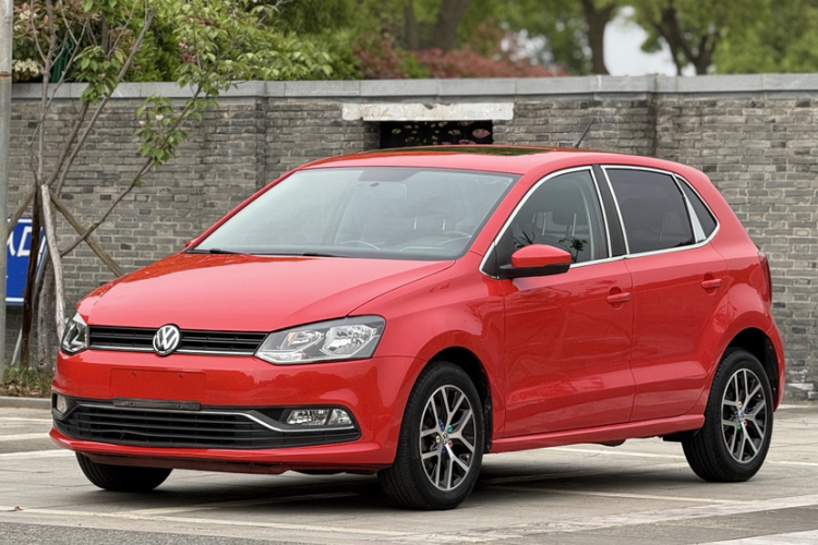 Volkswagen Polo 2017 car image #2