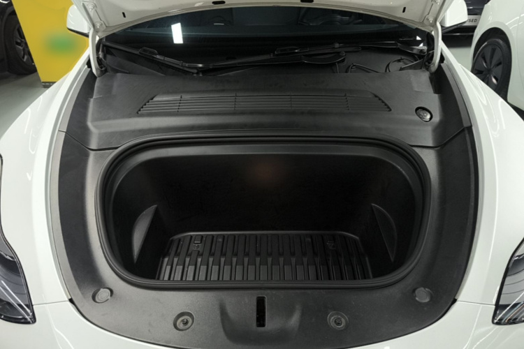 Tesla Model Y 2021 #20 Tesla Model Y 2021 car image #20