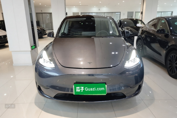 Tesla Model Y 2024 #3 Tesla Model Y 2024 car image #3