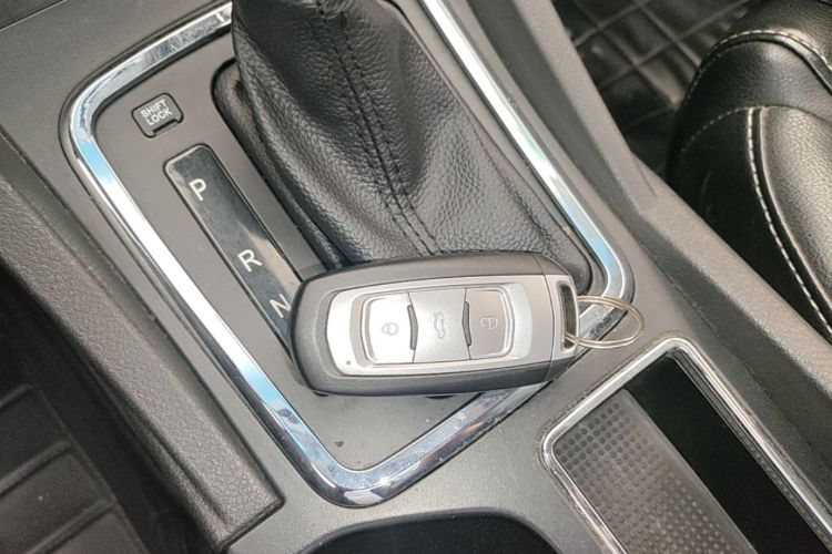 GEELY Emgrand 2015 #9 GEELY Emgrand 2015 car image #9
