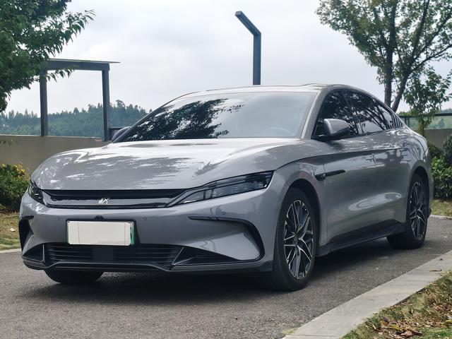 BYD Han 2025 immagine di auto #10
