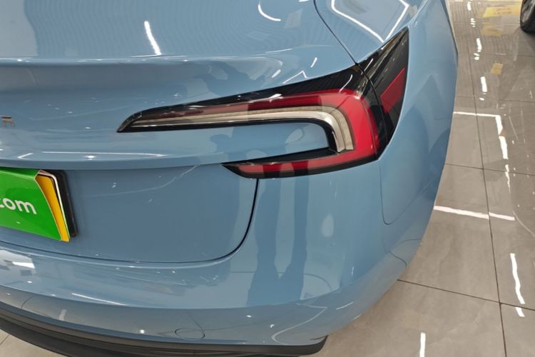 Tesla Model 3 2024 car image #8
