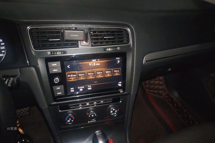 Volkswagen Golf 2020 car image #15