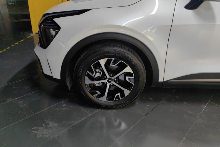 起亚 狮铂拓界 2025 汽车图片 #9