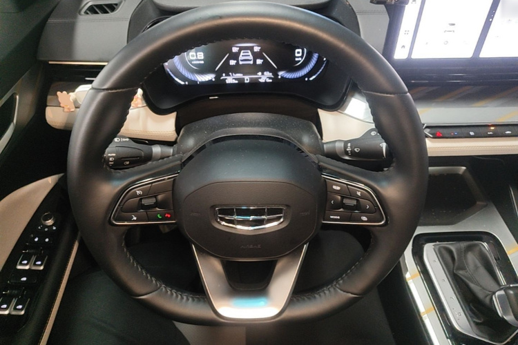 GEELY Emgrand L 2022 car image #11