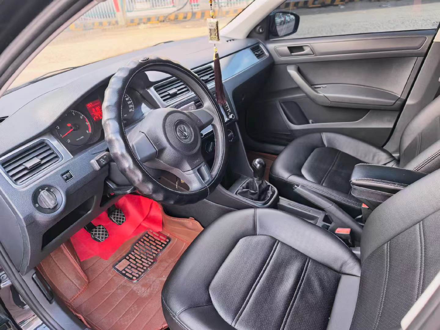 Volkswagen Santana 2014 car image #4