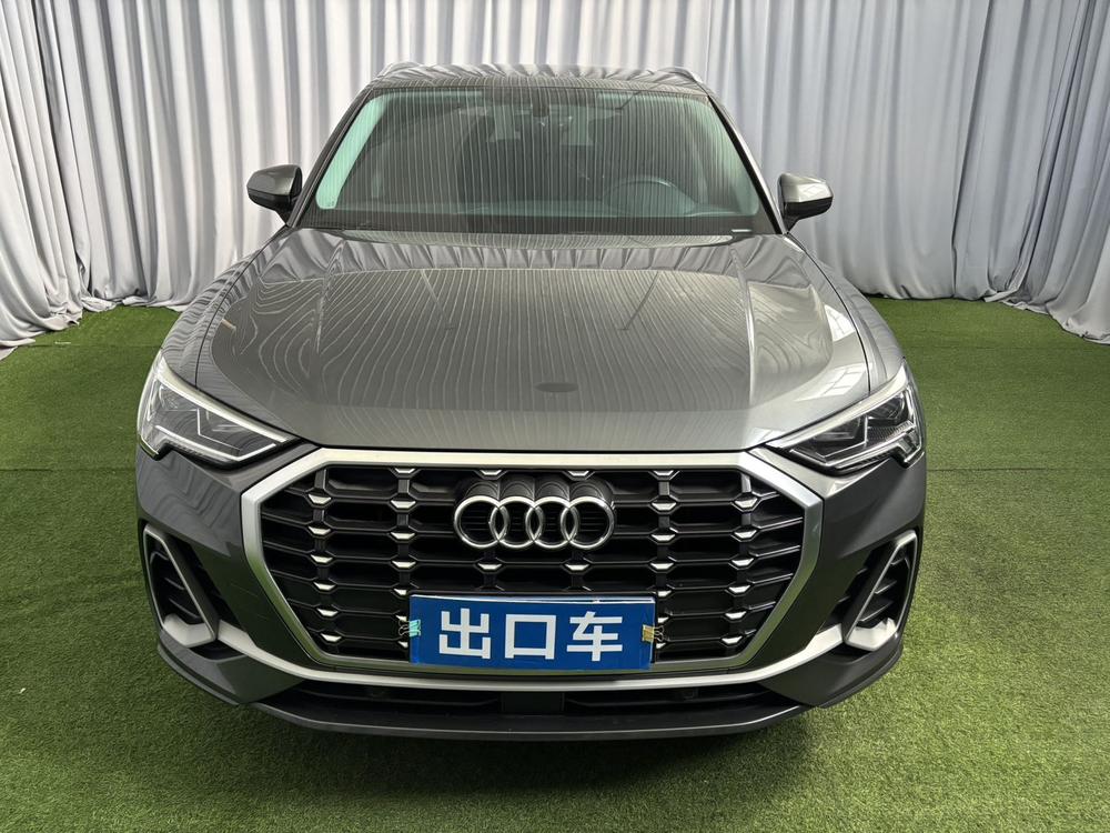 Audi Q3 2022 car image #2