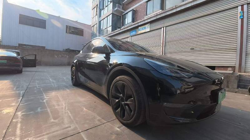 Tesla Model Y 2024 #3 Tesla Model Y 2024 صورة سيارة #3