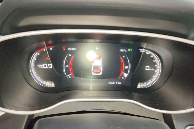 GEELY Emgrand 2019 car image #12