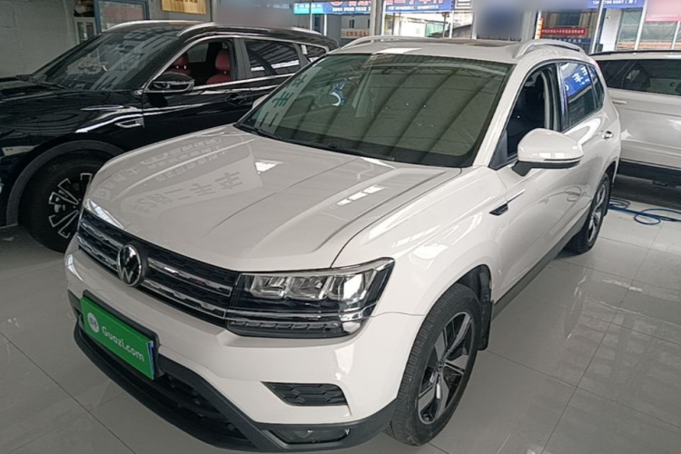 Volkswagen Tharu 2023 car image #2