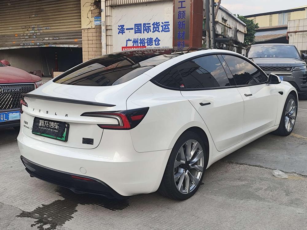 Tesla Model 3 2025 car image #4
