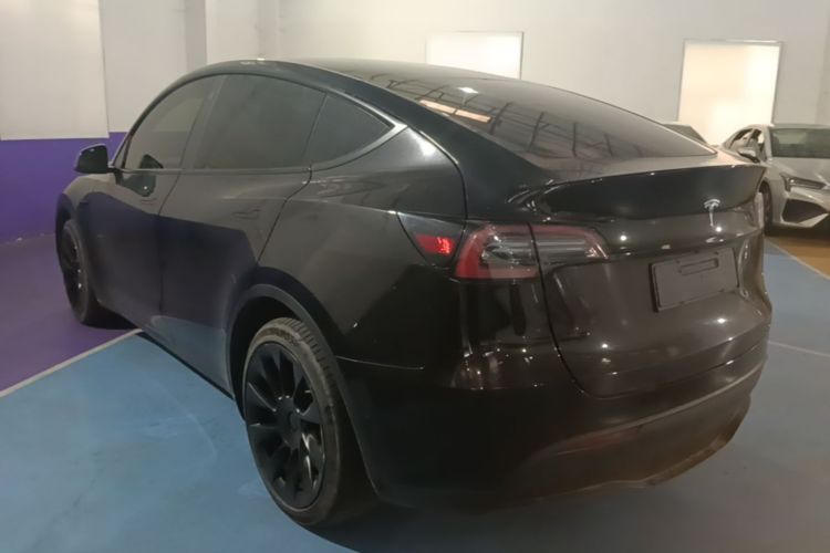 Tesla Model Y 2022 car image #5