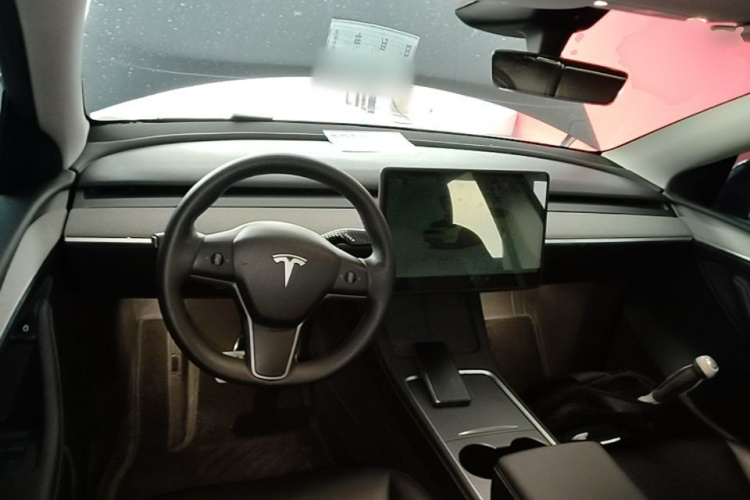 Tesla Model Y 2024 #10 Tesla Model Y 2024 car image #10