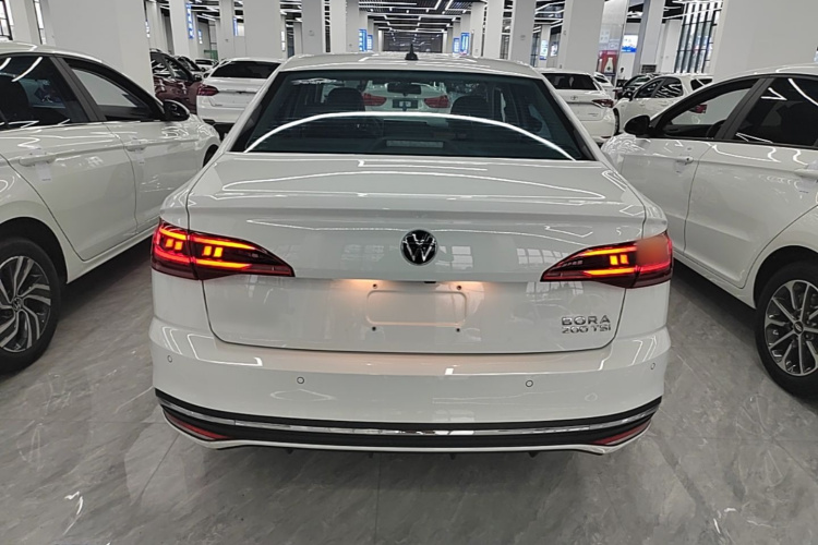 Volkswagen Bora 2025 car image #6