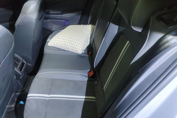 Volkswagen Golf 2022 car image #19