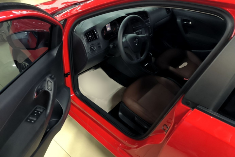 Volkswagen Polo 2017 car image #16