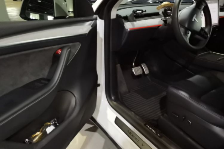 Tesla Model Y 2024 #16 Tesla Model Y 2024 immagine di auto #16