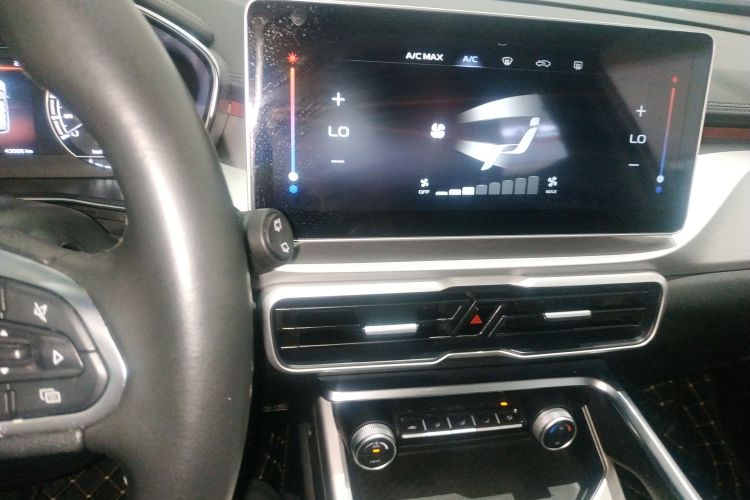 GEELY Coolray 2022 #17 GEELY Coolray 2022 car image #17