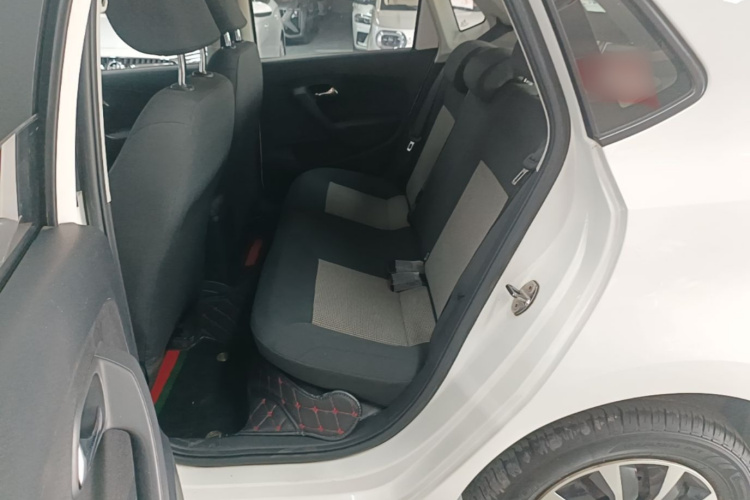 Volkswagen Polo 2019 car image #17